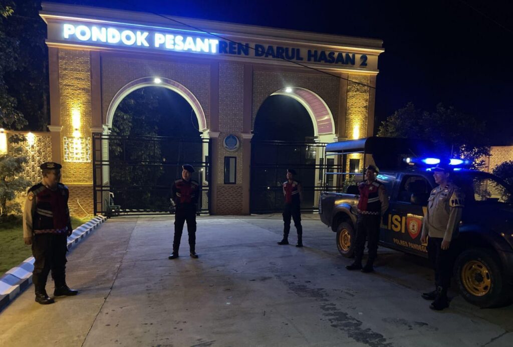 Sat Samapta Polres Pandeglang Gelar Patroli Malam di Perbatasan Sabi 1 WhatsApp Image 2024 08 10 at 06.07.25 1