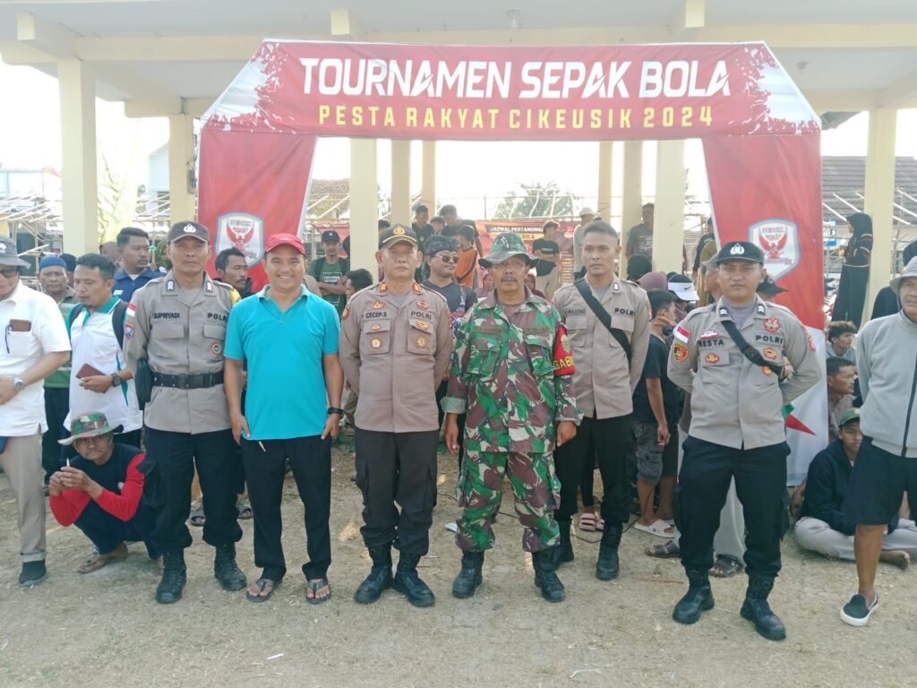 Polsek Cikeusik Berhasil Amankan Turnamen Sepak Bola PHBN CUP 4 WhatsApp Image 2024 08 11 at 05.27.54