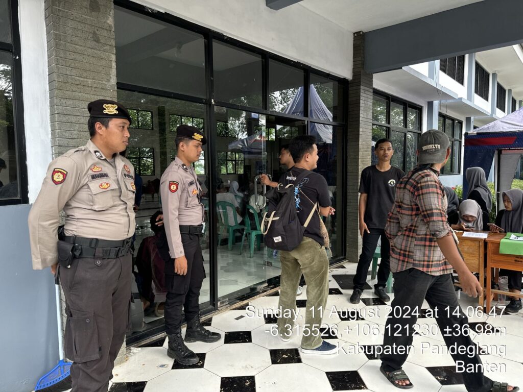 Sat Samapta Polres Pandeglang Amankan Reuni Akbar SMK Negeri 2 Pandeglang 2 WhatsApp Image 2024 08 11 at 18.52.23