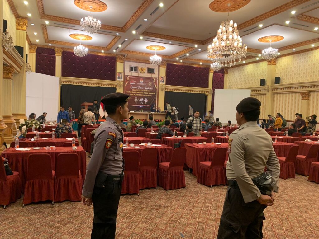 Sat Samapta Polres Pandeglang Amankan Rapat Pleno Terbuka di Hotel Horison 1 WhatsApp Image 2024 08 11 at 18.53.06