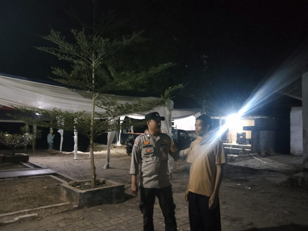 Bhabinkamtibmas Polsek Cimanggu tak bosan himbauan dan berikan pesan kamtibmas kepada binaannya 7 WhatsApp Image 2024 08 12 at 00.25.49
