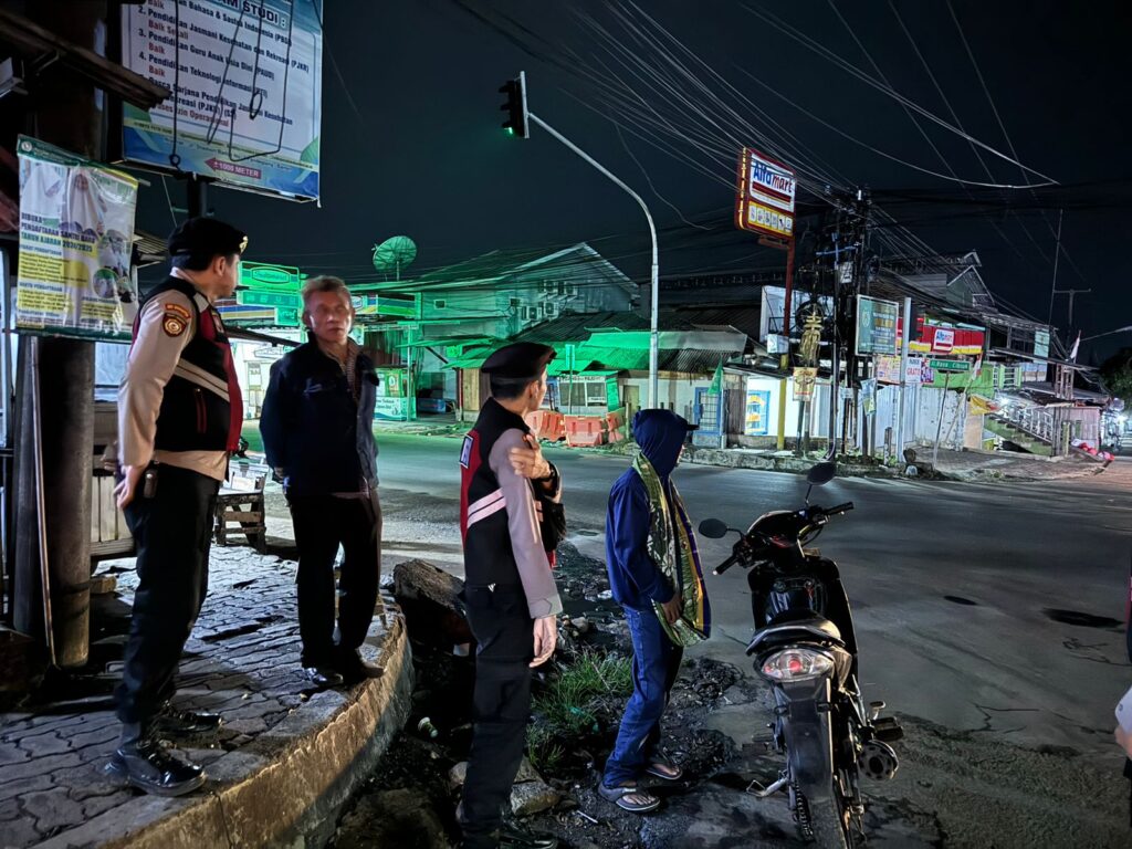 Sat Samapta Polres Pandeglang Gelar Kegiatan Dialogis di Maja 10 WhatsApp Image 2024 08 12 at 05.56.28