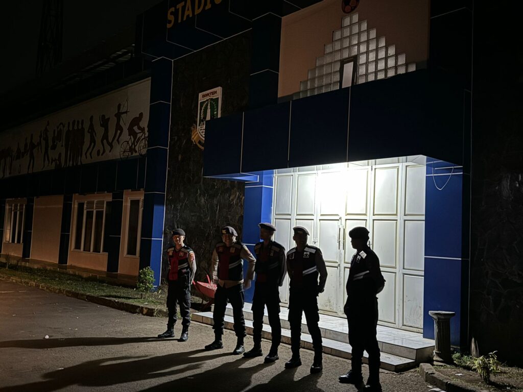 Sat Samapta Polres Pandeglang Gelar Kegiatan Preventif di Stadion Badak 9 WhatsApp Image 2024 08 12 at 05.56.29