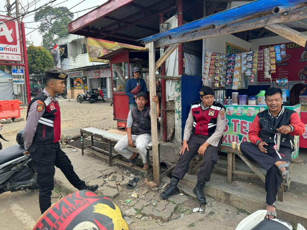 Sat Samapta Polres Pandeglang Gelar Patroli Dialogis di Persimpangan Cigadung 3 WhatsApp Image 2024 08 14 at 18.10.29