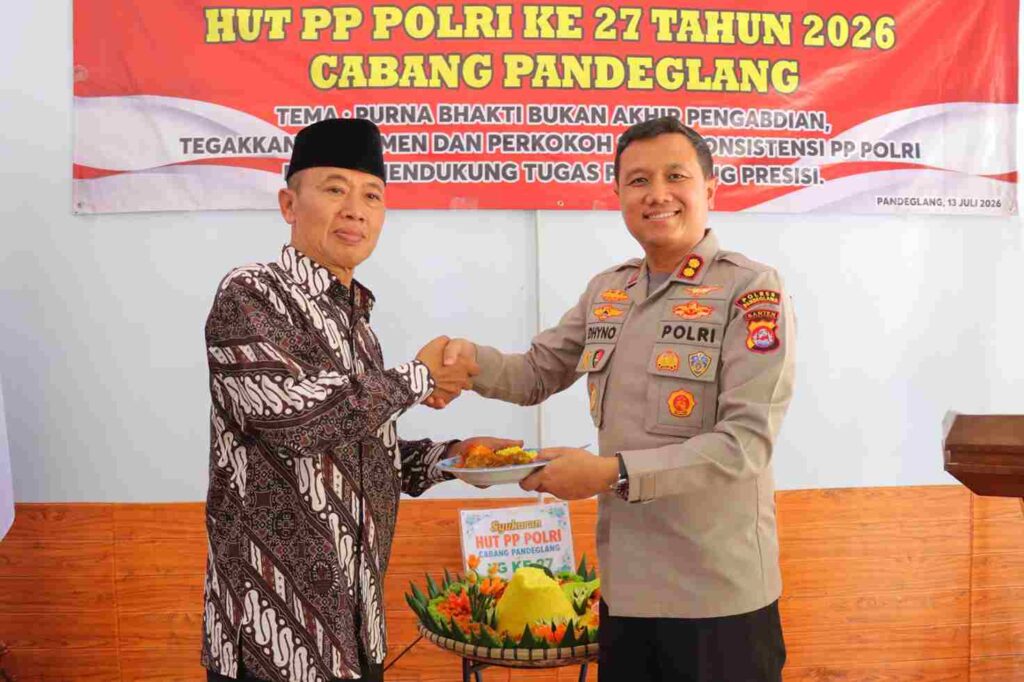 Kapolres Pandeglang Hadiri Syukuran HUT PP Polri Ke-27, Perkuat Silaturahmi dengan Para Purnawirawan 7 WhatsApp Image 2026 07 13 at 11.21.38 11zon